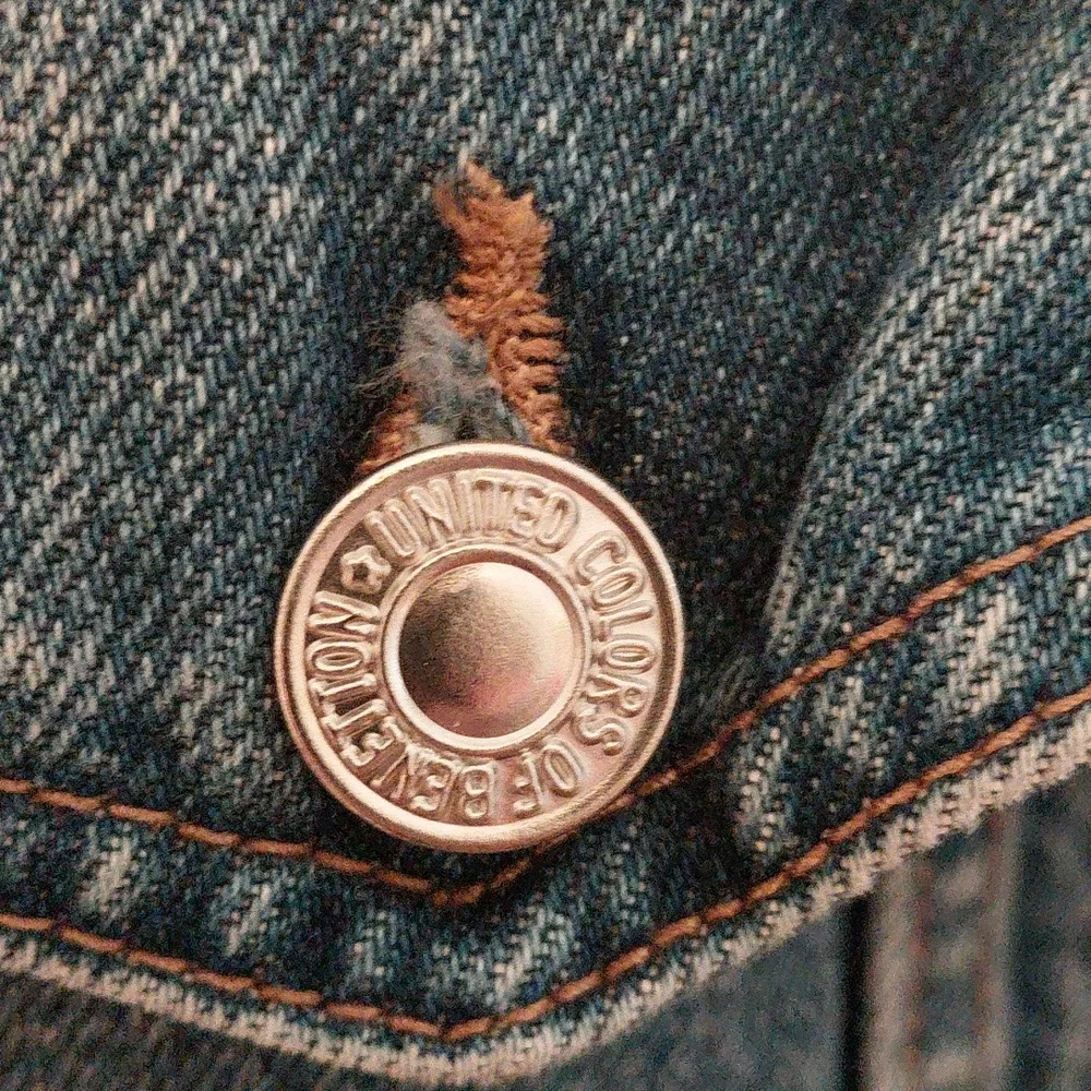 Vintage 90s United Colors Of Benetton MADE IN ITALY Jean Jacket - Picture 4 of 10